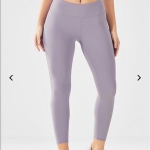 Fabletics mid rise pure luxe Capri
